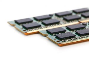 Ram / Arbeitsspeicher passt nur in einer Richtung auf das Mainboard